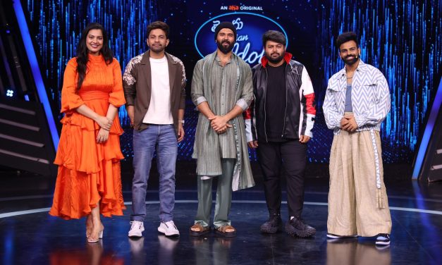 Vijay Deverakonda as Chief Guest of Telugu Indian Idol Season 3 – Tel