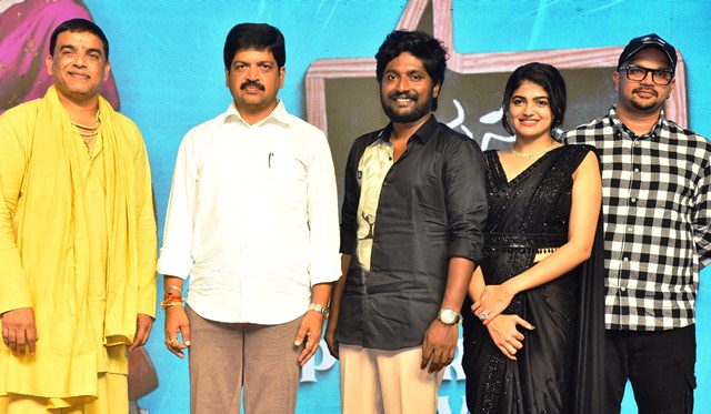 Janaka Aithe Ganaka Movie Pre Release Event